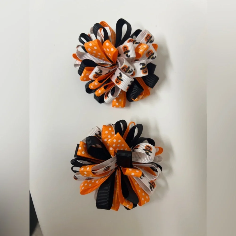 🌱🦢4 FOR $15!🦢🌱 Halloween Pumpkin Pom Pom Hair Bows for Kids